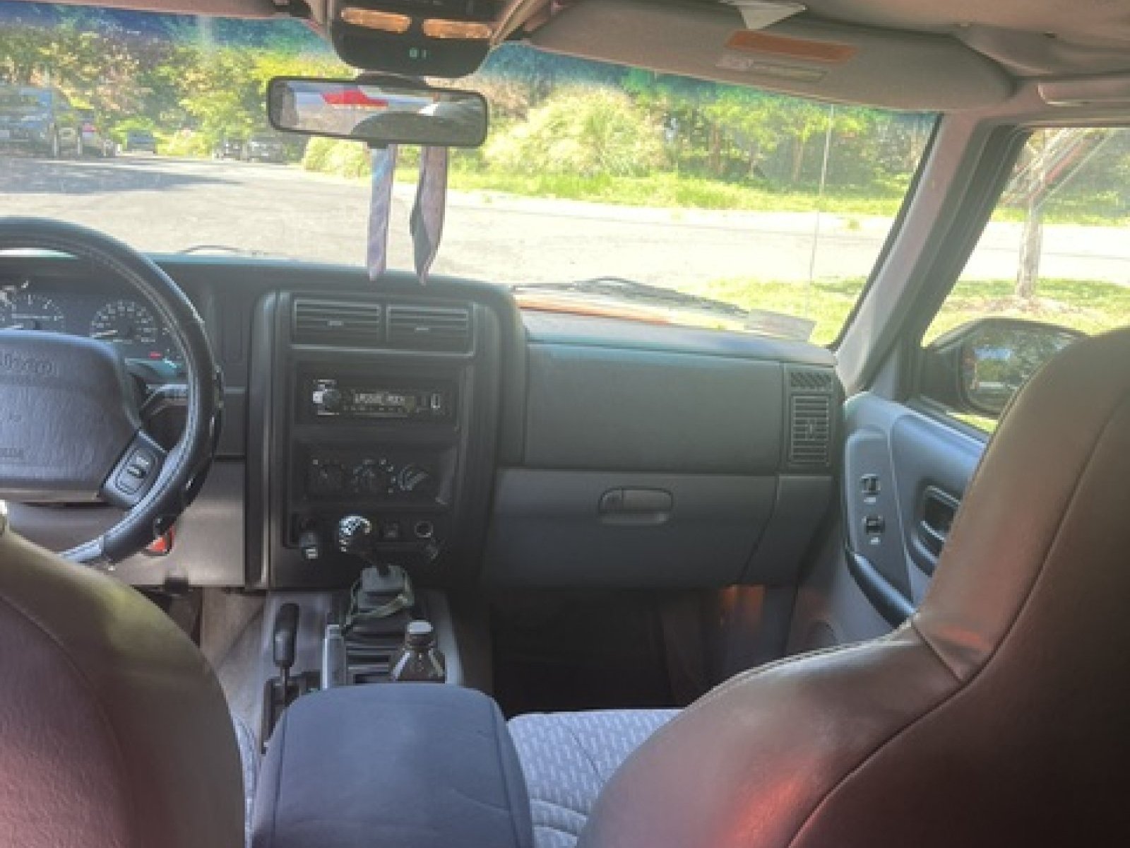 1998 Jeep Cherokee in Washington 5