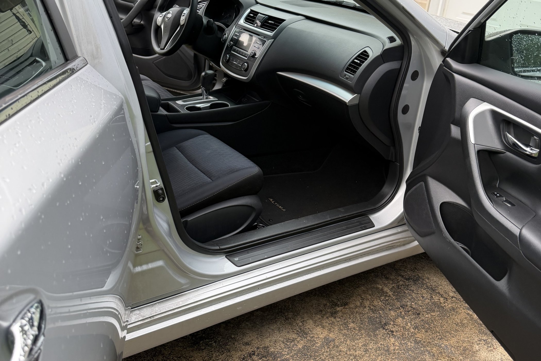 2017 Nissan Altima in Simpsonville 5