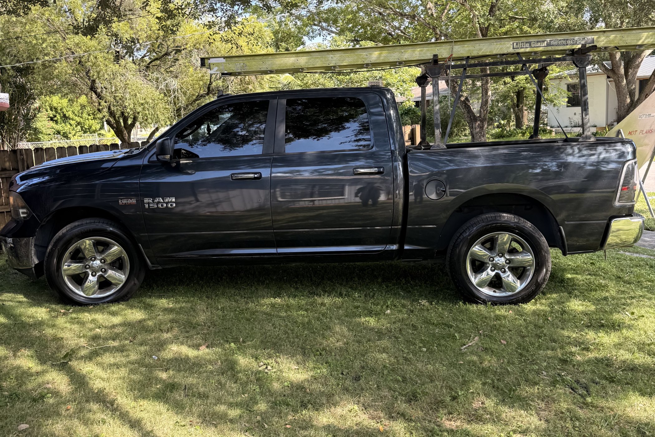 2016 Ram 1500 in North Miami 1
