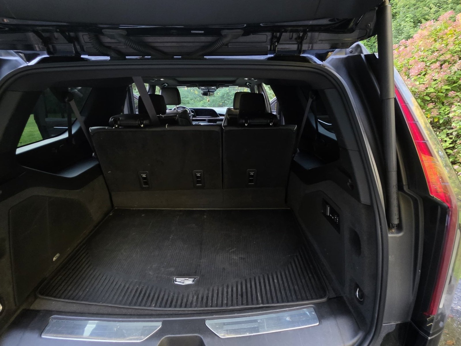 2022 Cadillac Escalade ESV in Northborough 3