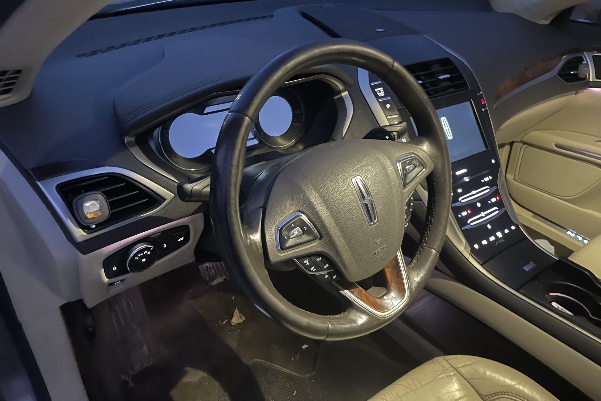2015 Lincoln MKZ in Austin 3