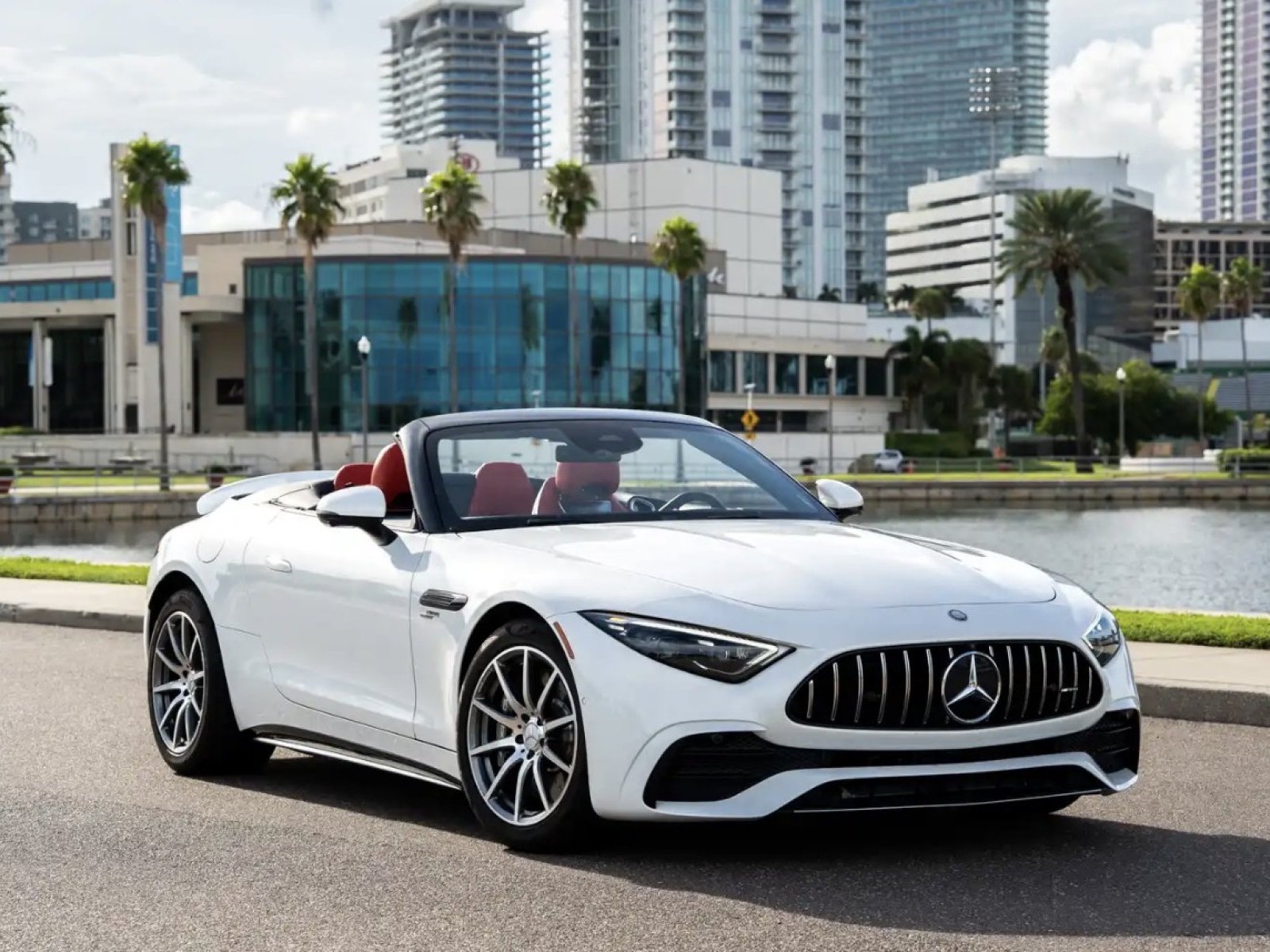 2025 Mercedes-Benz AMG SL 43 in St. Petersburg 2