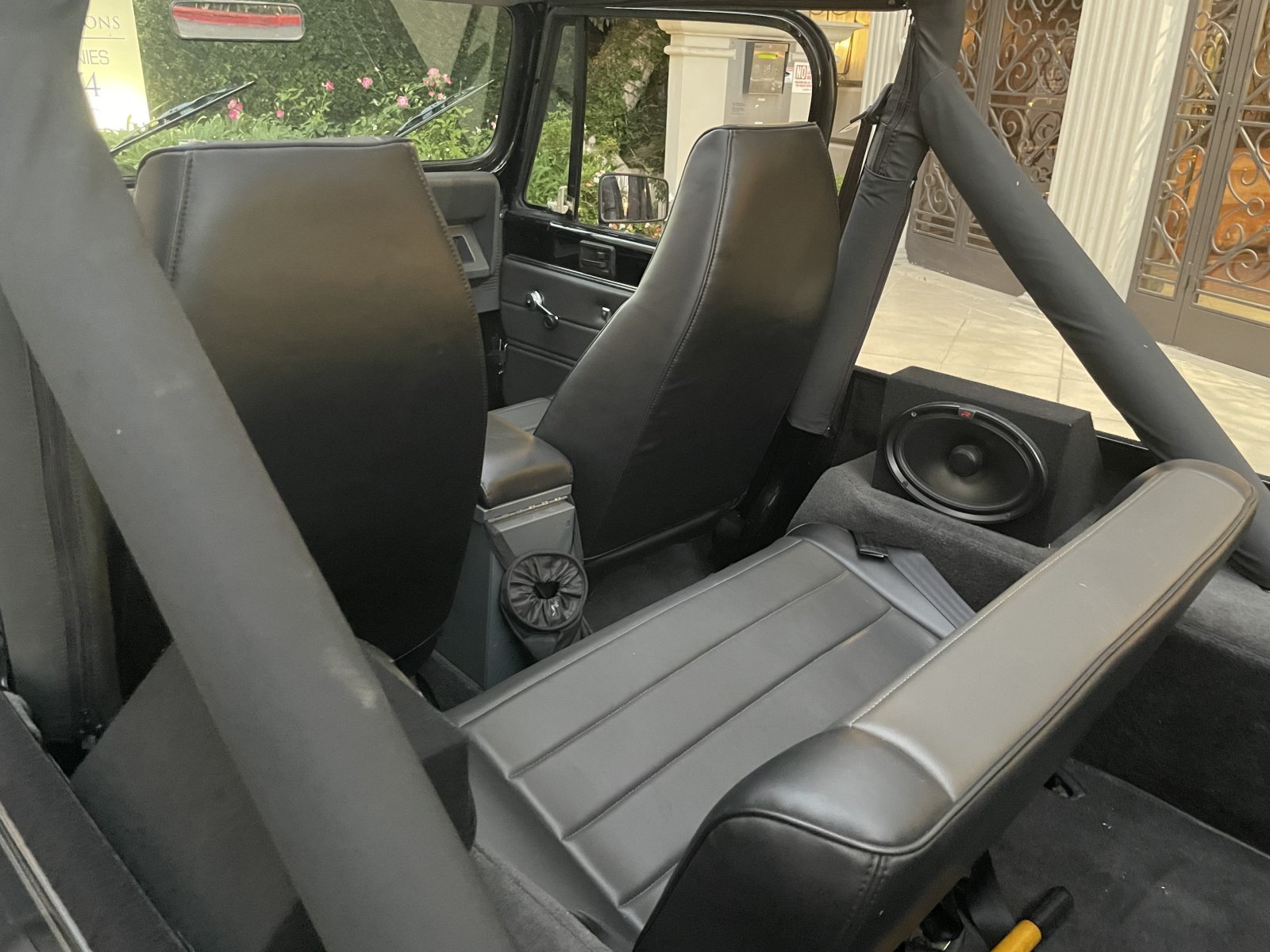 1991 Jeep Wrangler in Los Angeles 7
