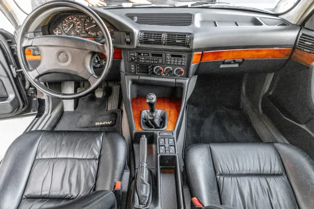 1990 BMW 535i in Leonia 2