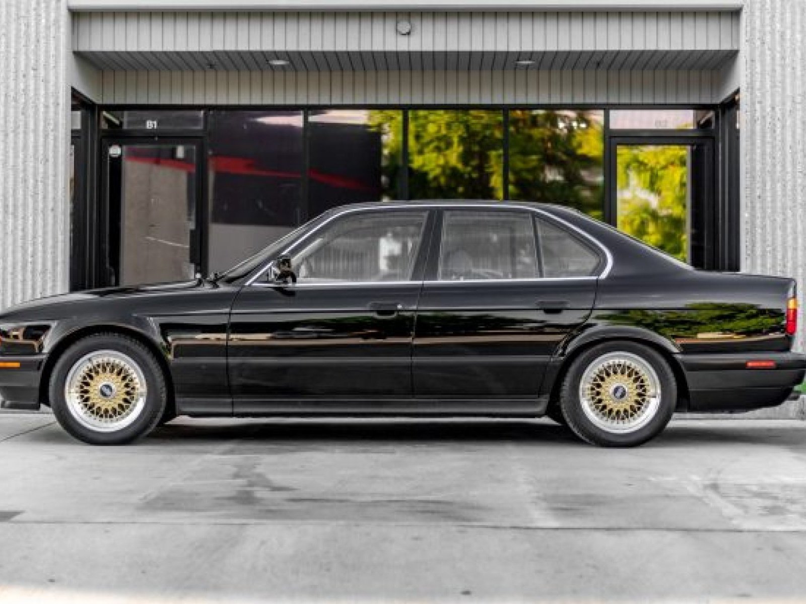 1990 BMW 535i in Leonia 4