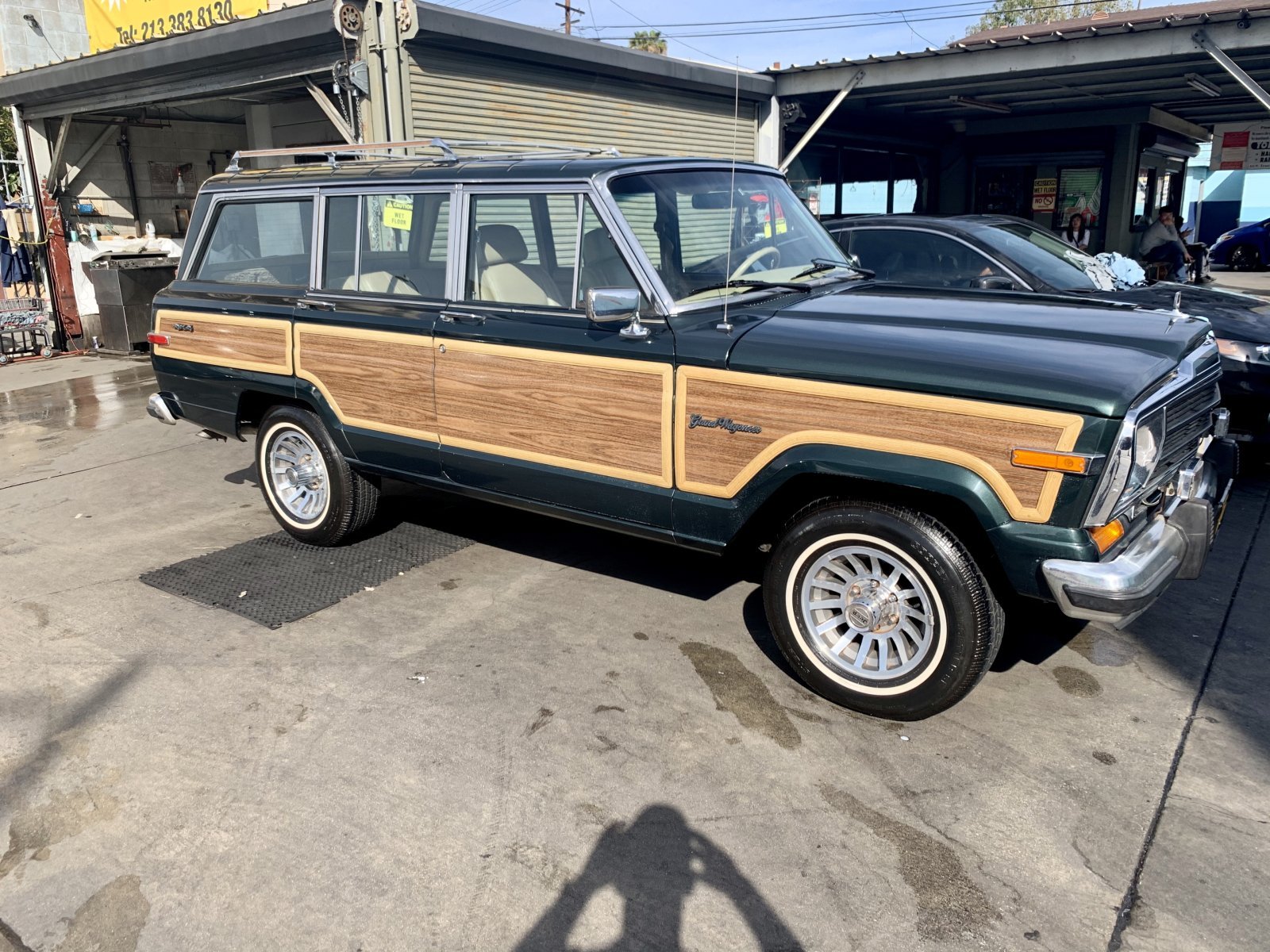 1991 Jeep Grand Wagoneer in Los Angeles 2