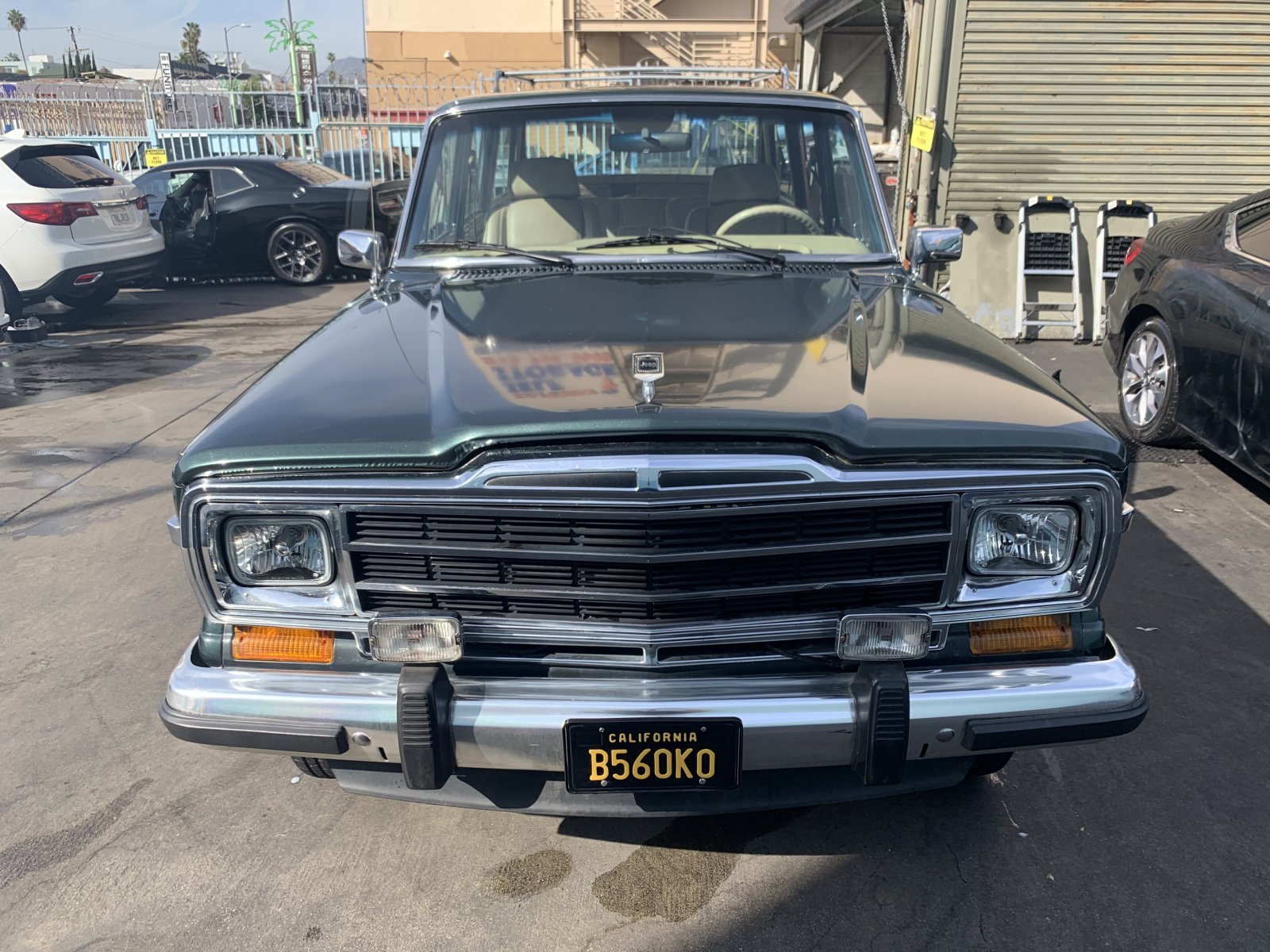 1991 Jeep Grand Wagoneer in Los Angeles 3