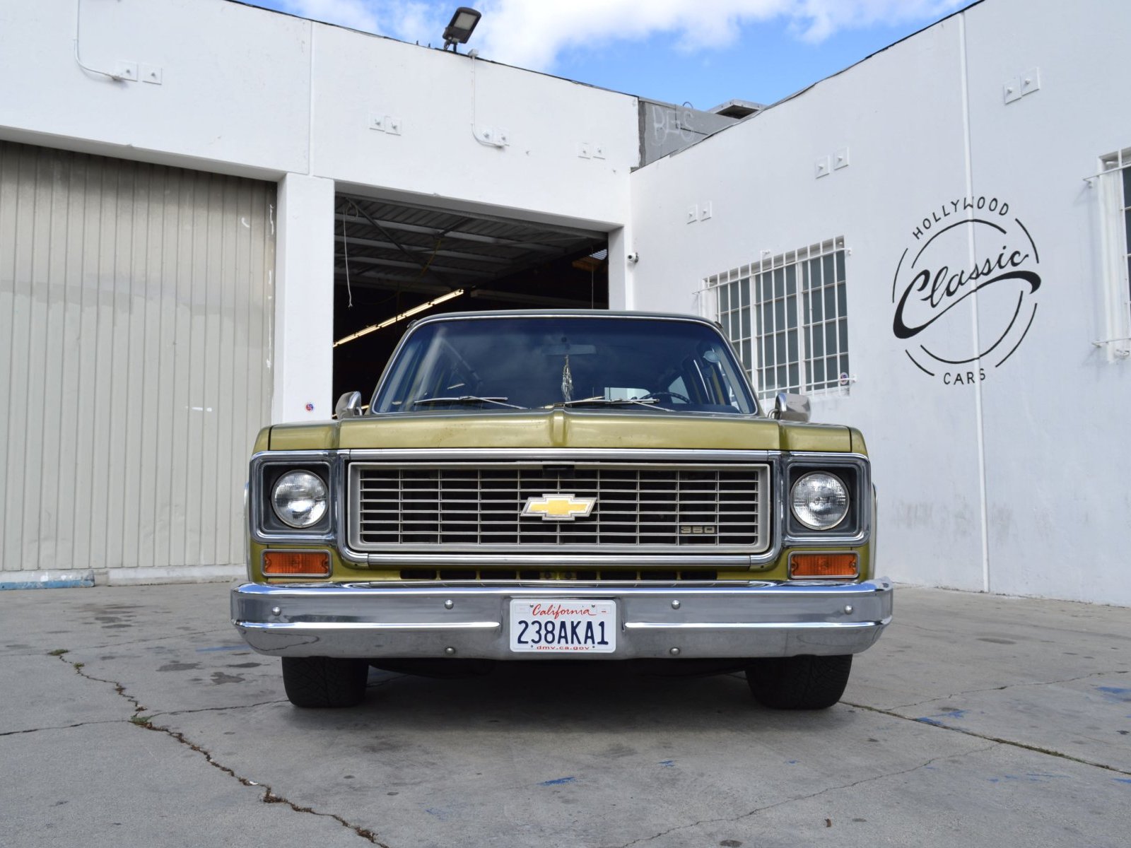 1973 Chevrolet Suburban C1500 in Los Angeles 3