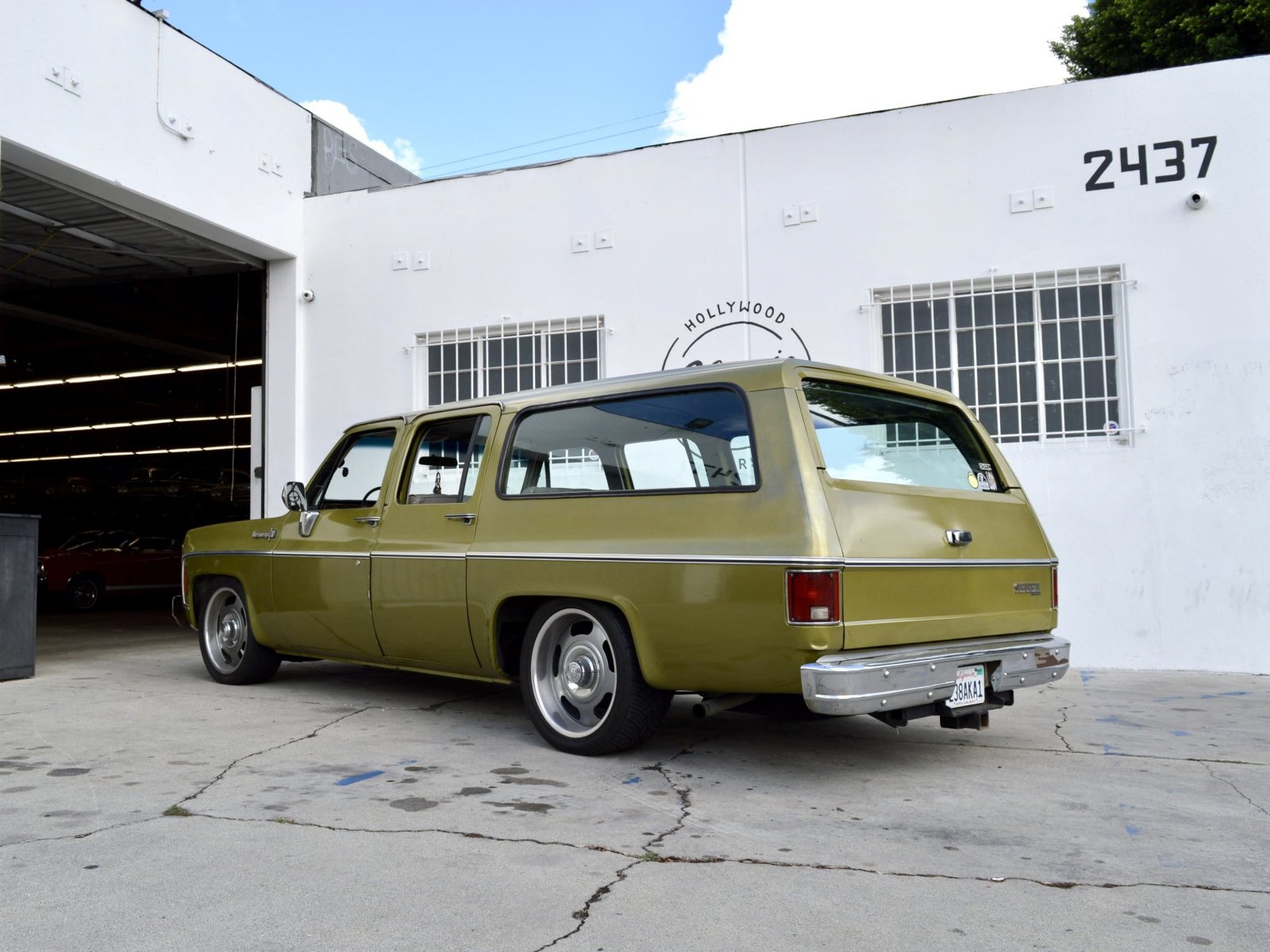 1973 Chevrolet Suburban C1500 in Los Angeles 6