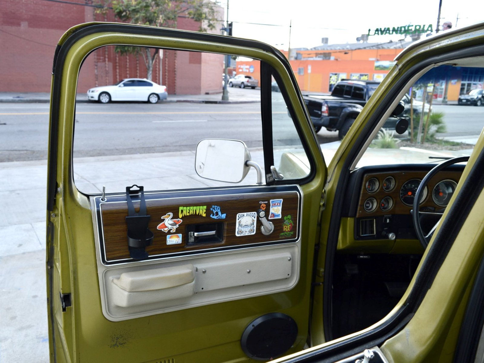 1973 Chevrolet Suburban C1500 in Los Angeles 12