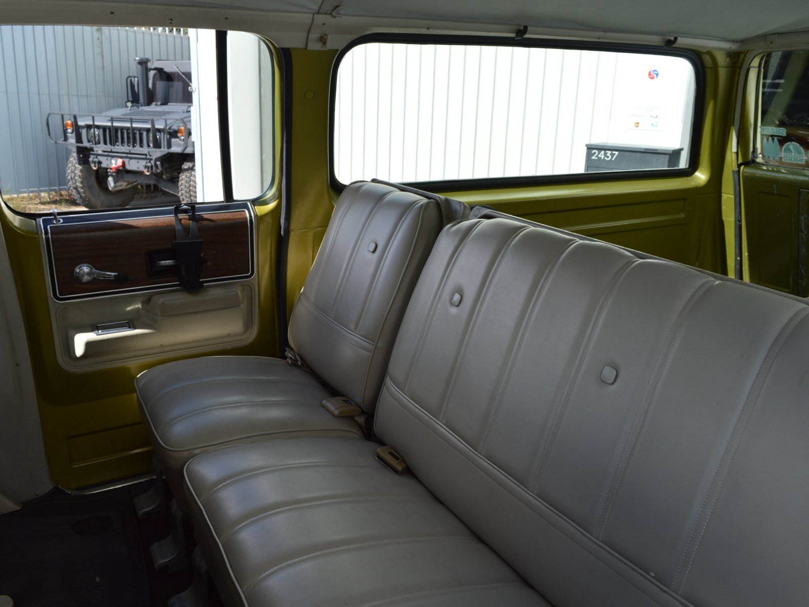 1973 Chevrolet Suburban C1500 in Los Angeles 15