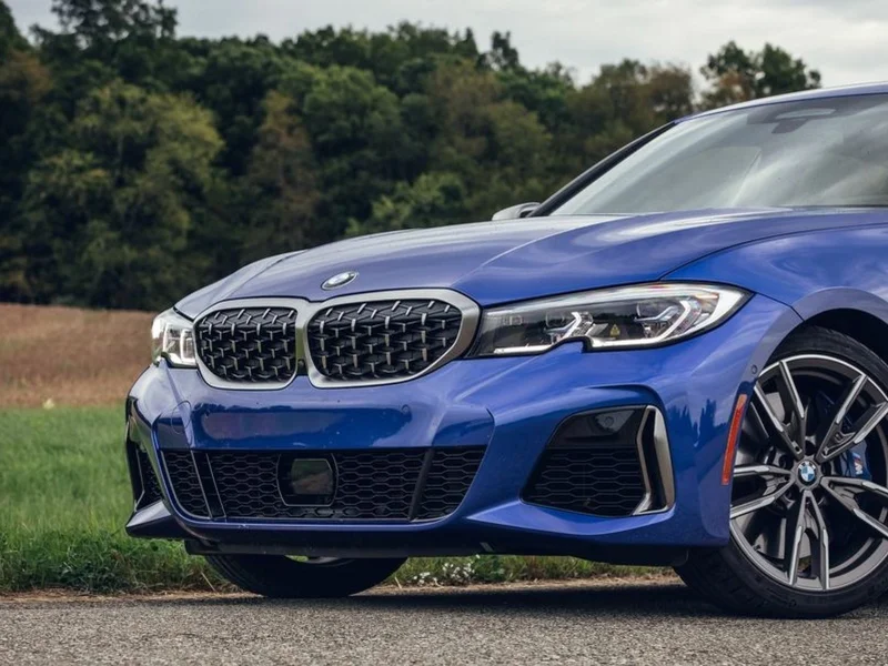 2021 BMW 330 i 11