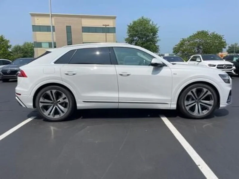 2021 Audi Q8 Prestige S-Line 5