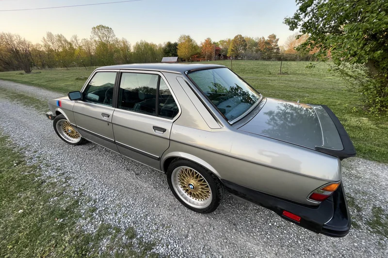 1988 BMW 535is Base 3