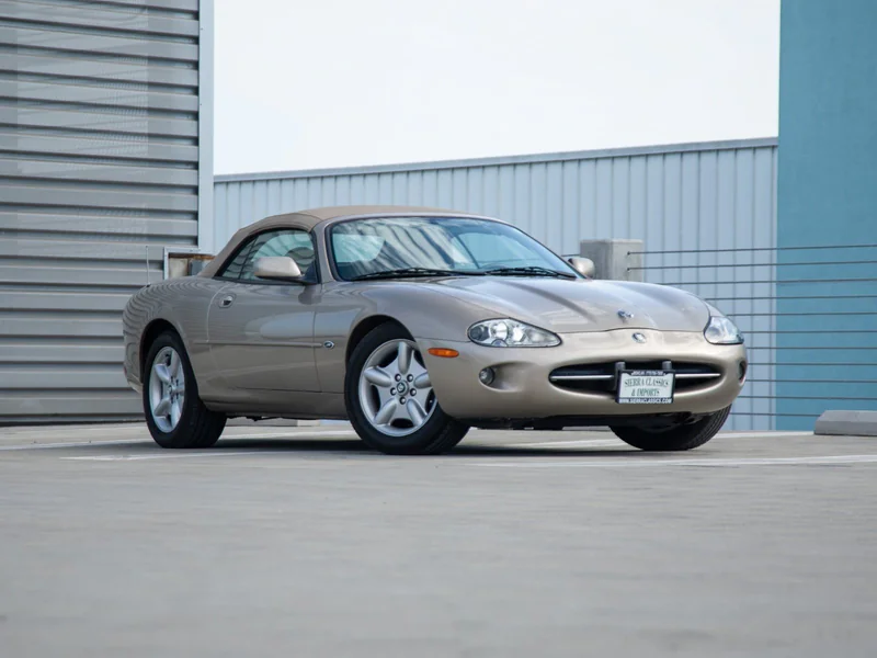 1998 Jaguar XK8 Base 2