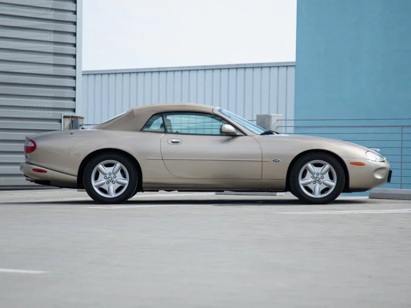 1998 Jaguar XK8 Base 5