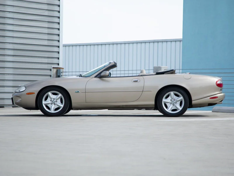 1998 Jaguar XK8 Base 6