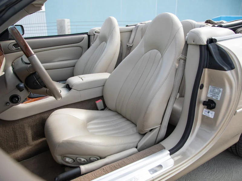 1998 Jaguar XK8 Base 9