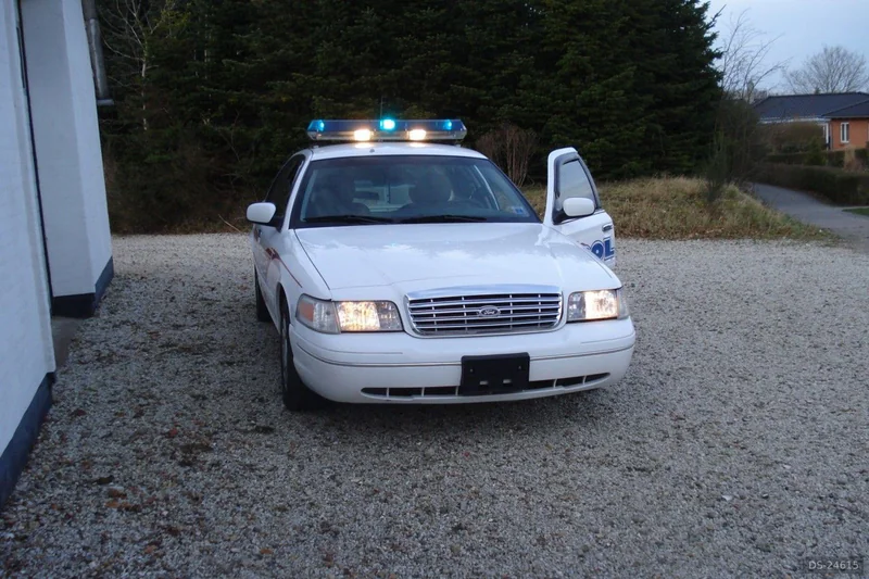 2003 Ford Crown Victoria in Sørvad 2