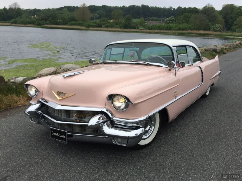 1956 Cadillac Sedan De Ville in Svendborg