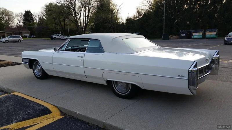 1965 Cadillac De Ville in København 4
