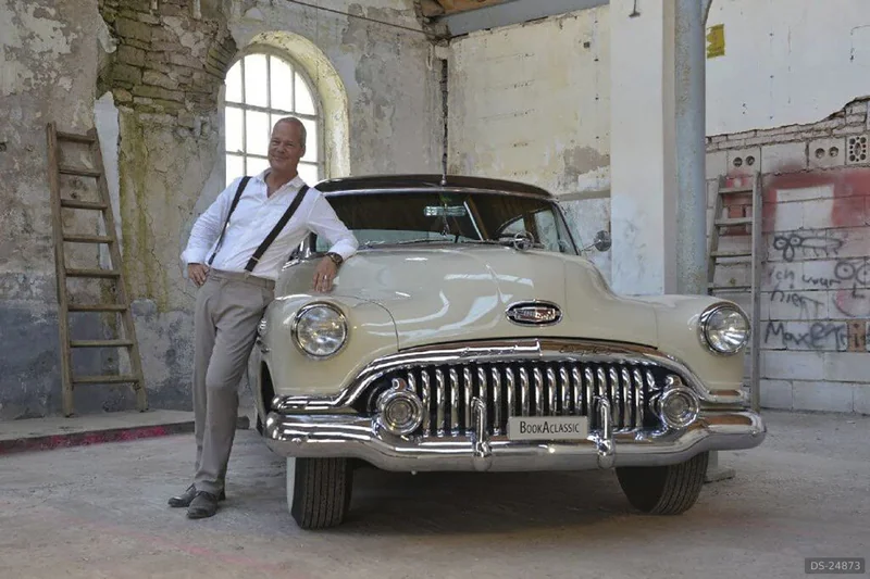 1952 Buick Super Eight Sedan in Basel 5
