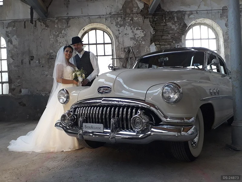 1952 Buick Super Eight Sedan in Basel 2