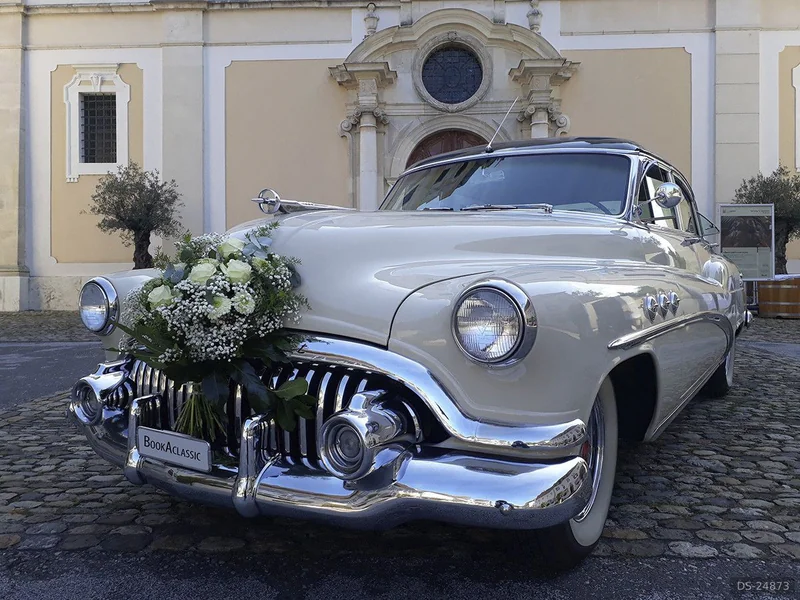 1952 Buick Super Eight Sedan in Basel 3