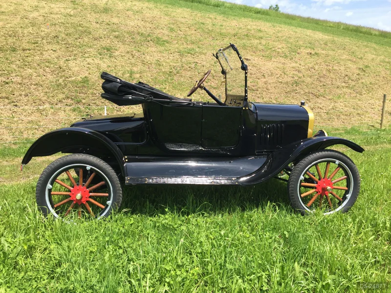 1921 Ford Model T in Bazenheid 4