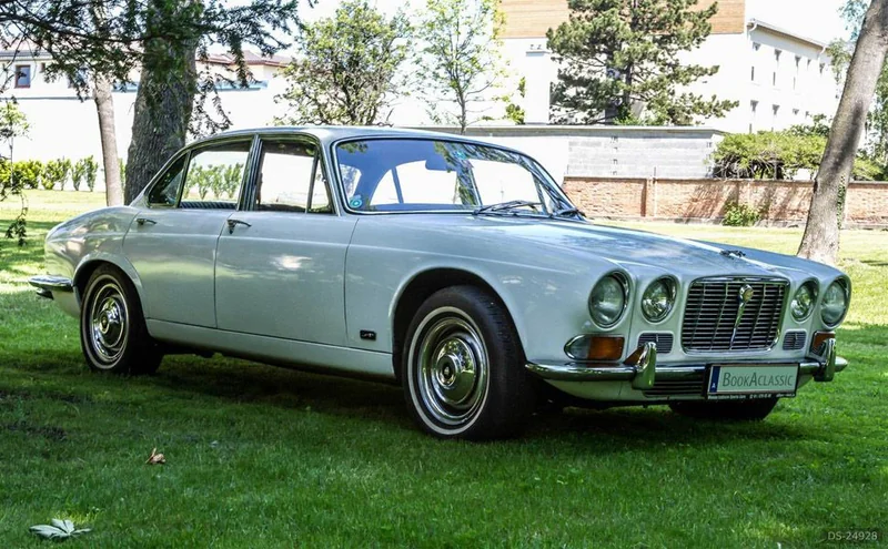 1972 Jaguar XJ 6 (weiß) in Wien 2