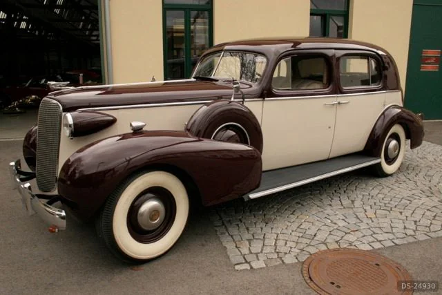 1937 Cadillac Fleetwood