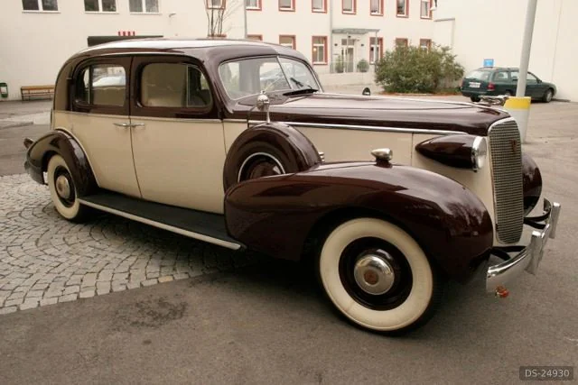 1937 Cadillac Fleetwood in Wien 2