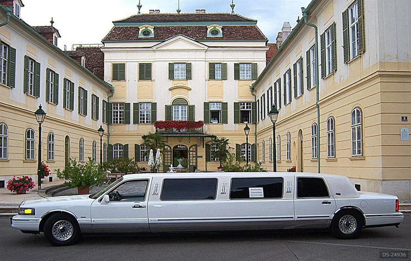 1999 Lincoln Towncar in Wien 2