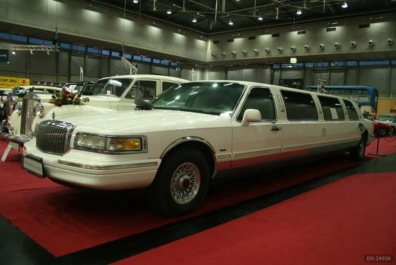 1999 Lincoln Towncar in Wien 3
