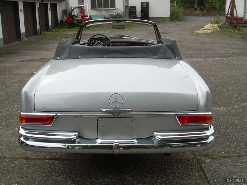 1962 Mercedes-Benz 220 Cabriolet in Wien 3