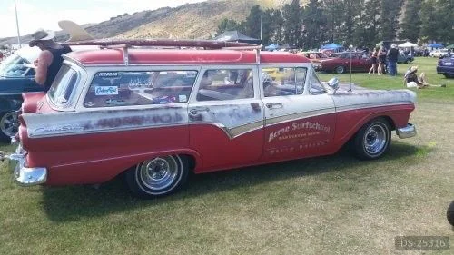 1957 Ford Country Sedan in Alexandra 2
