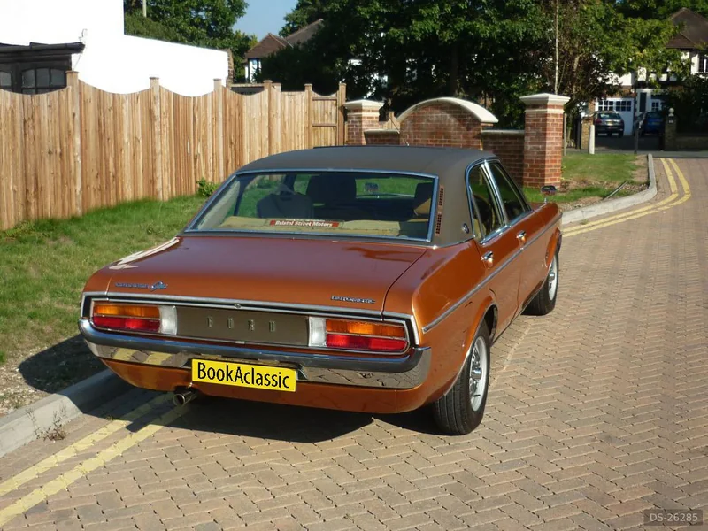 1974 Ford Granada Ghia saloon