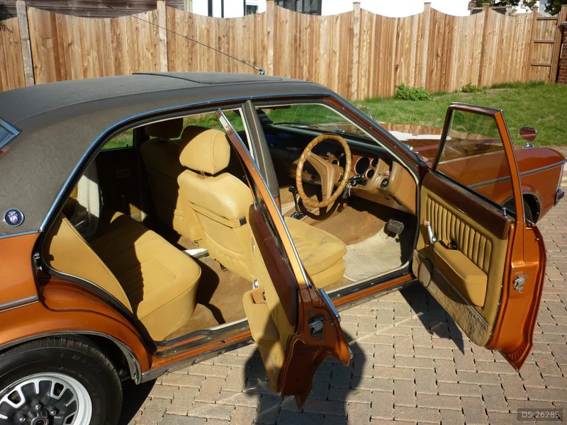 1974 Ford Granada Ghia saloon