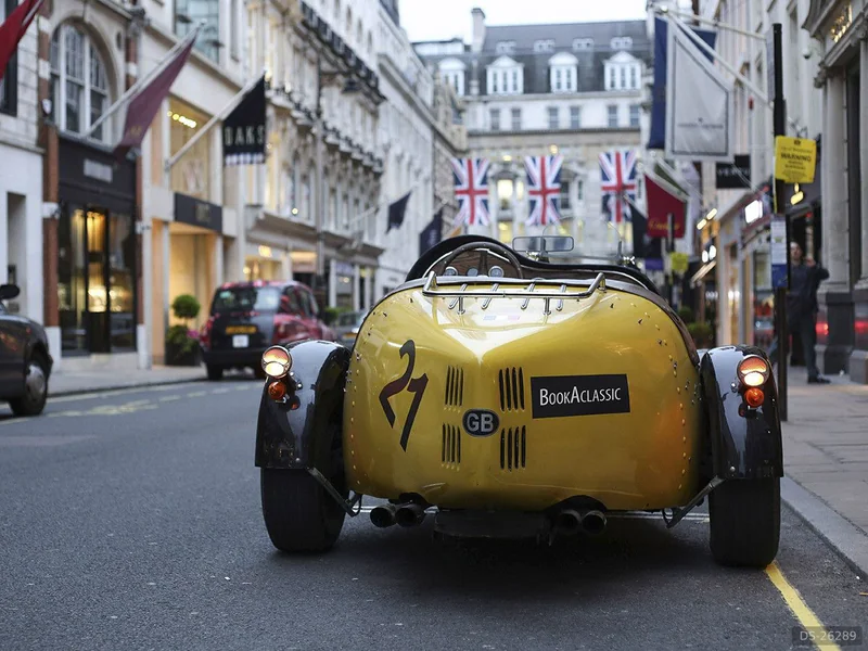 1927 Bugatti Type 35B Recreation in London 5