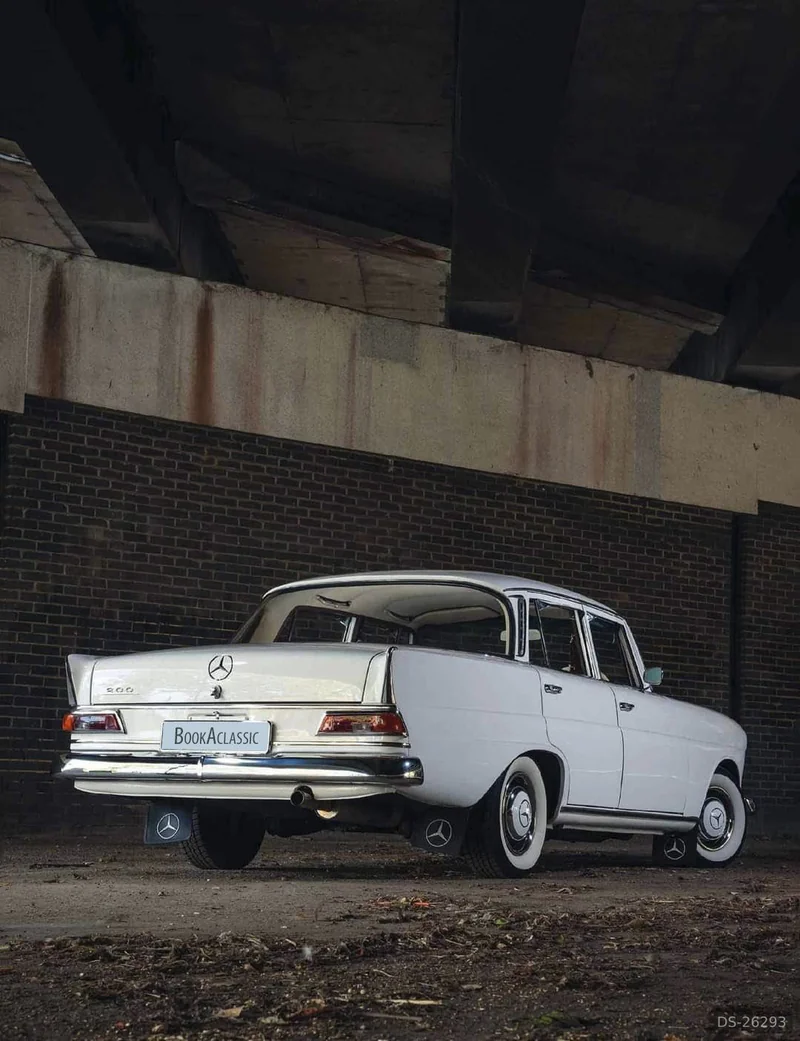 1967 Mercedes-Benz 200 Fintail in Letchworth Garden City 5