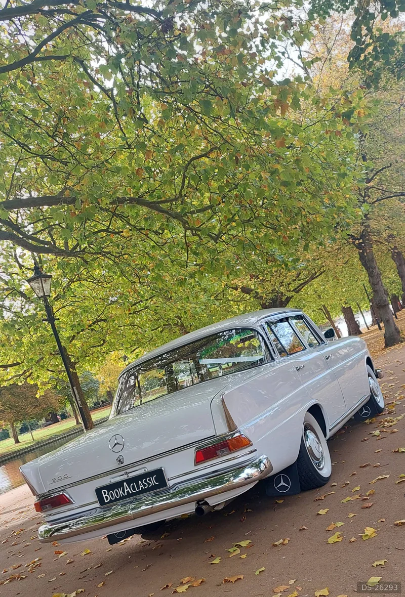 1967 Mercedes-Benz 200 Fintail in Letchworth Garden City 8