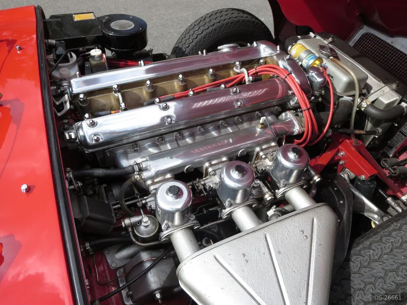 1967 Jaguar E-Type 2+2 in Salisbury 3