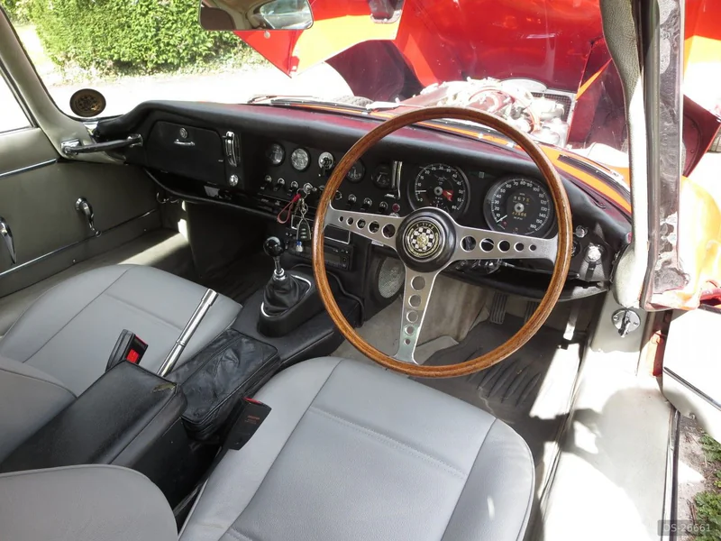 1967 Jaguar E-Type 2+2 in Salisbury 4