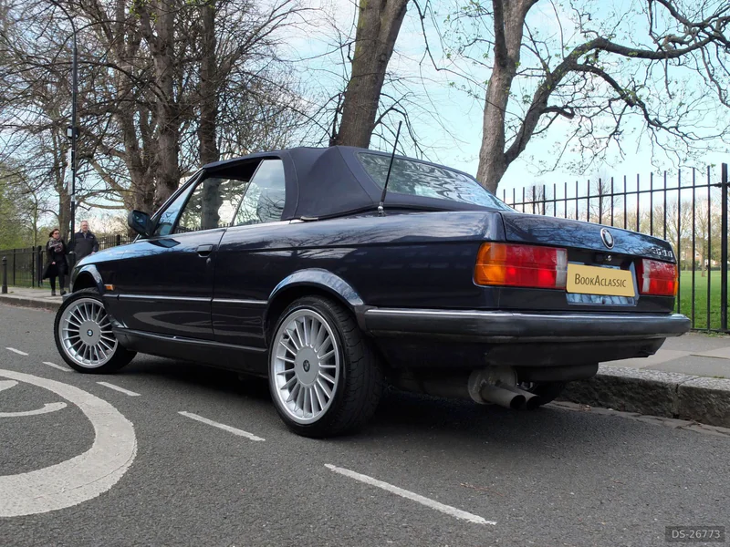 1990 BMW 320i in London 3