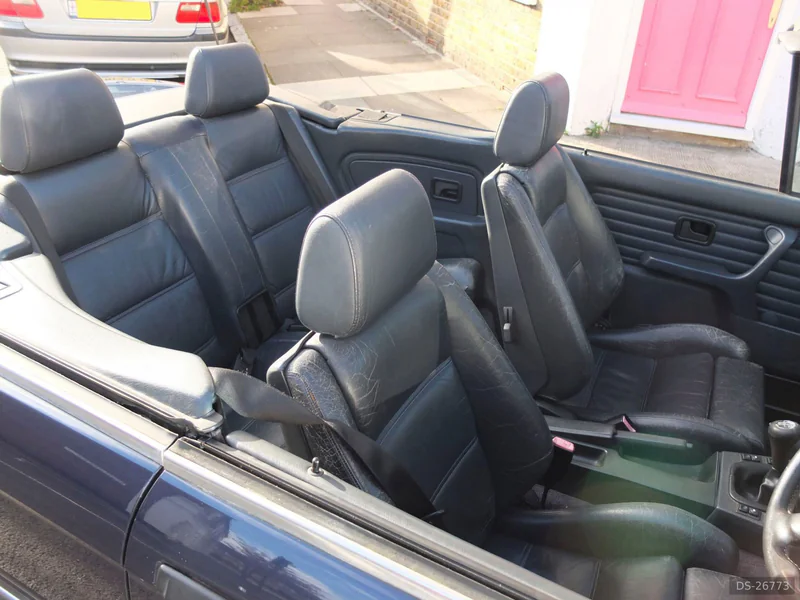 1990 BMW 320i in London 4