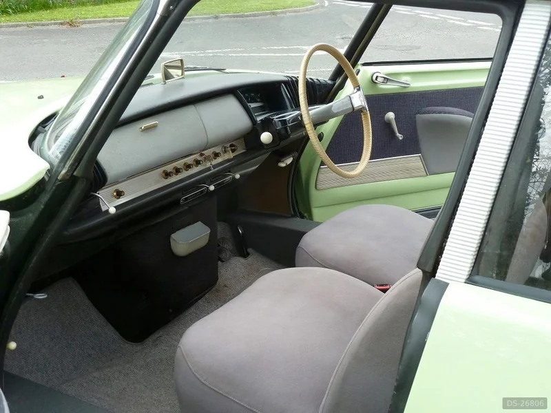 1962 Citroen DS 19 in Edinburgh 10