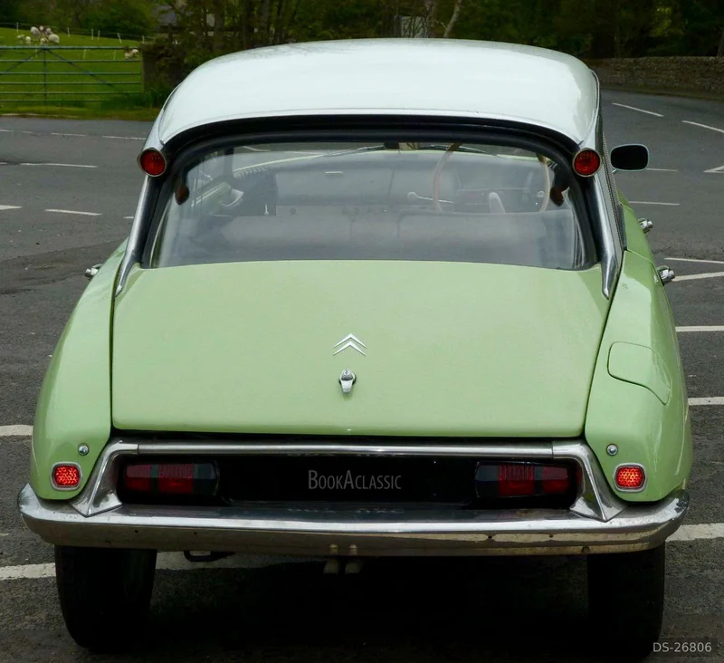 1962 Citroen DS 19 in Edinburgh 9