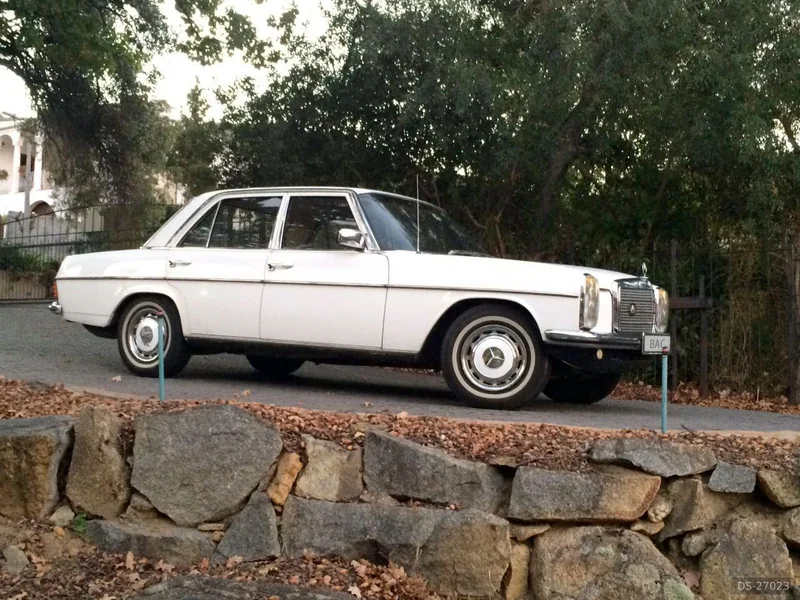 1974 Mercedes-Benz W115 240D