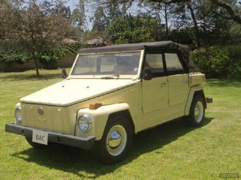 1975 Volkswagen Safari in Quito 1