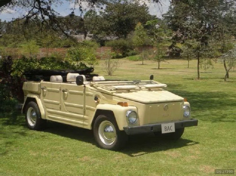 1975 Volkswagen Safari in Quito 2